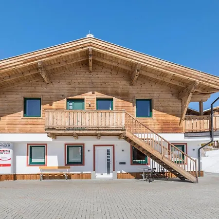 Sport Hoelzl 9 Sommer 아파트